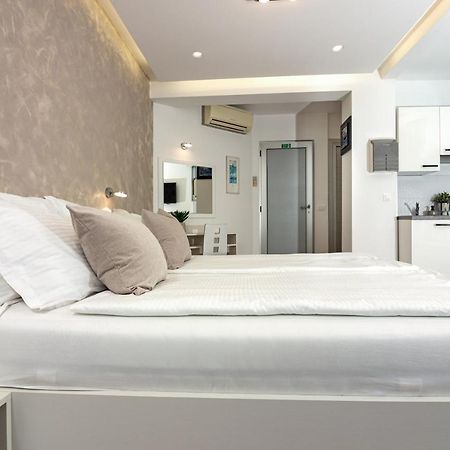 Apartments Lovret Flowers Split Bagian luar foto