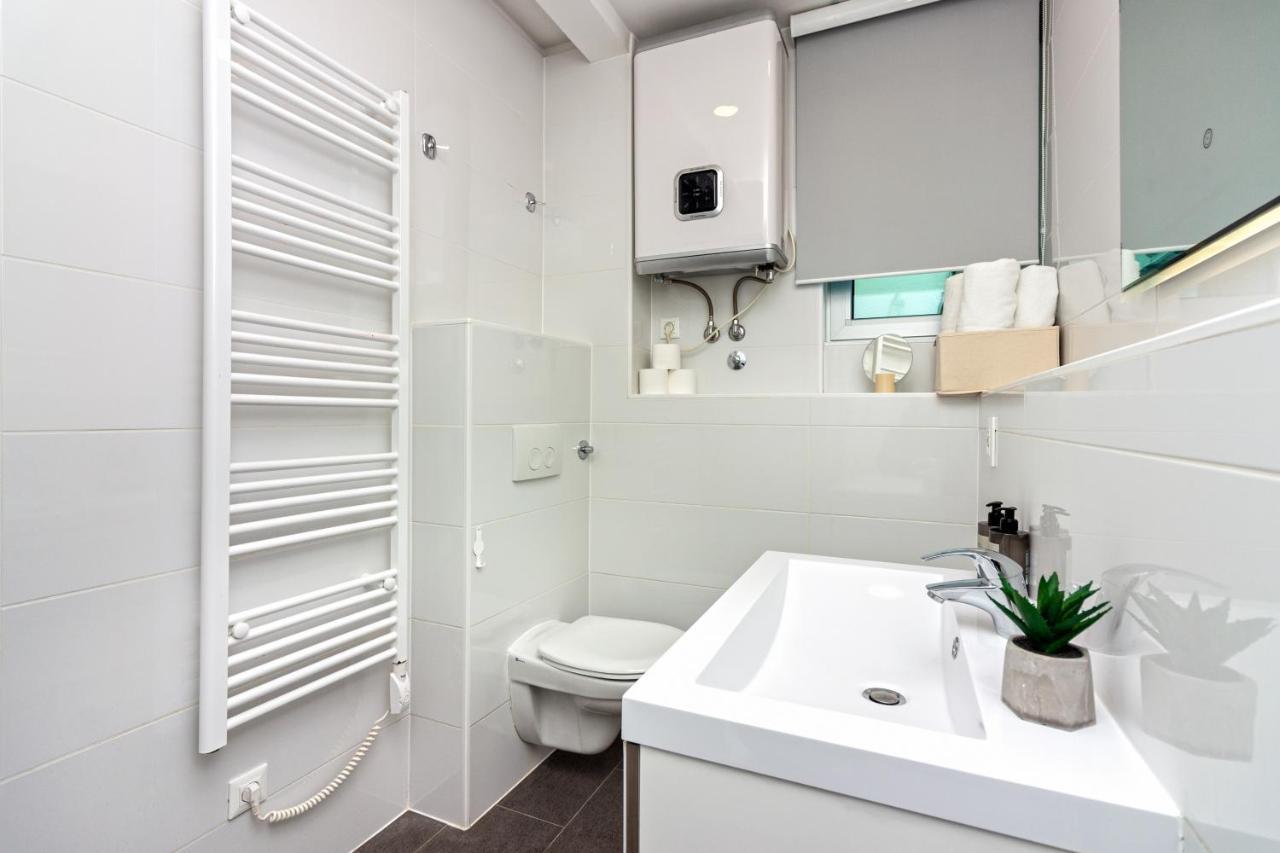 Apartments Lovret Flowers Split Bagian luar foto