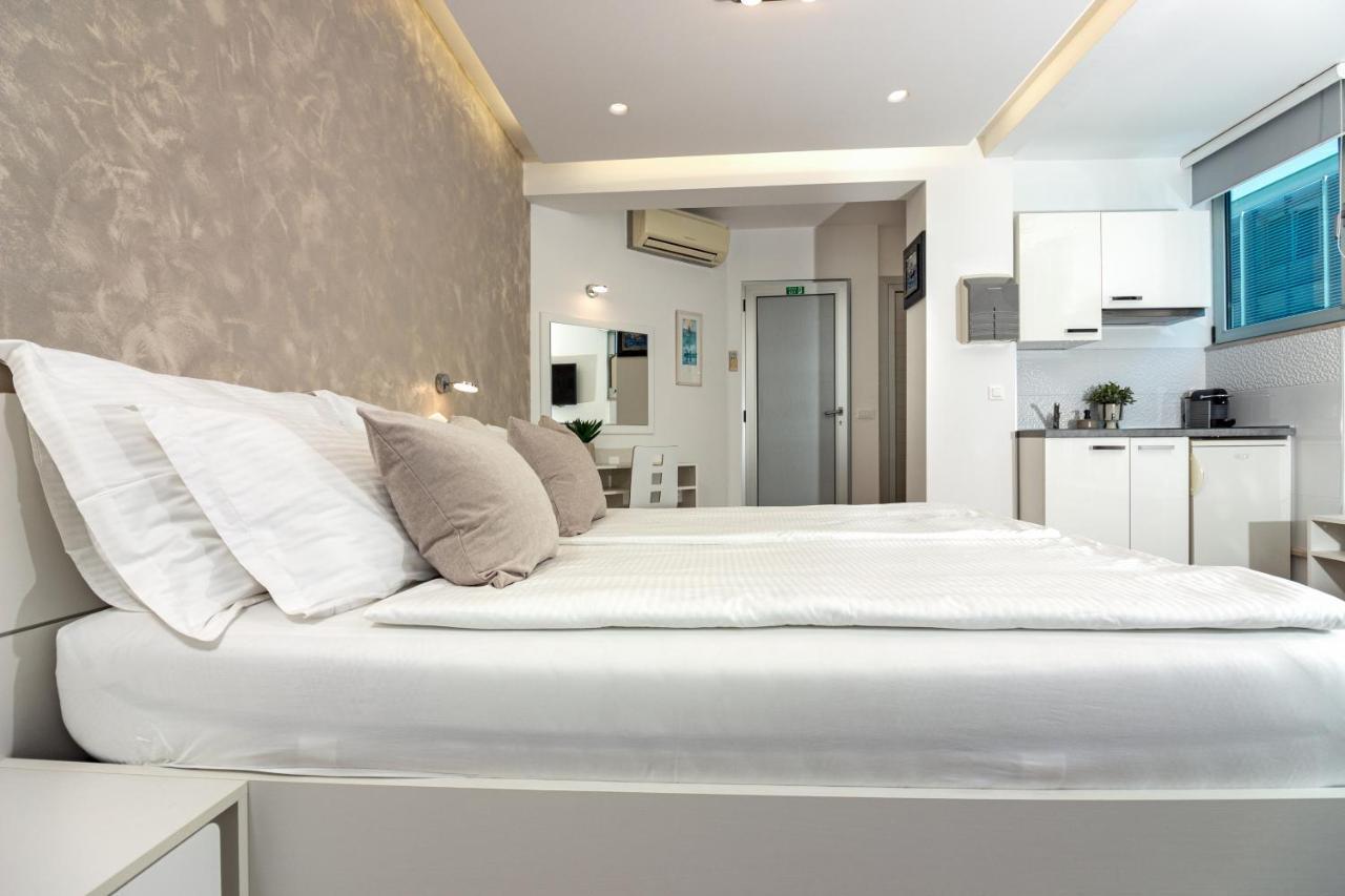 Apartments Lovret Flowers Split Bagian luar foto