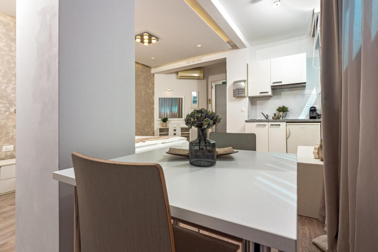 Apartments Lovret Flowers Split Bagian luar foto