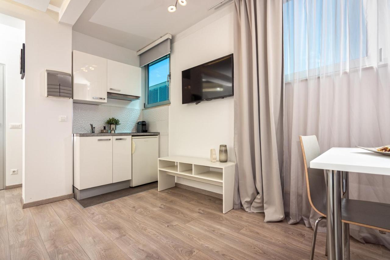 Apartments Lovret Flowers Split Bagian luar foto