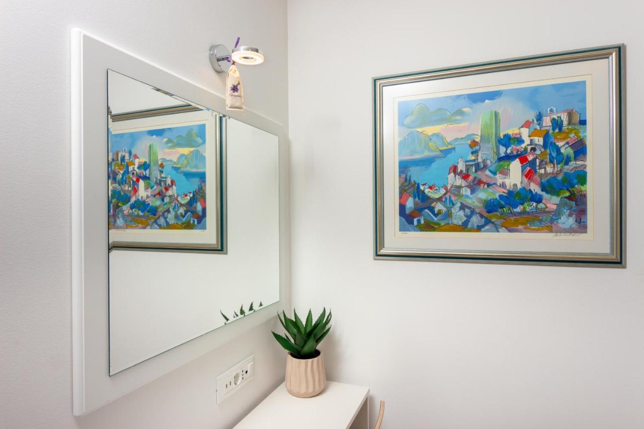 Apartments Lovret Flowers Split Bagian luar foto