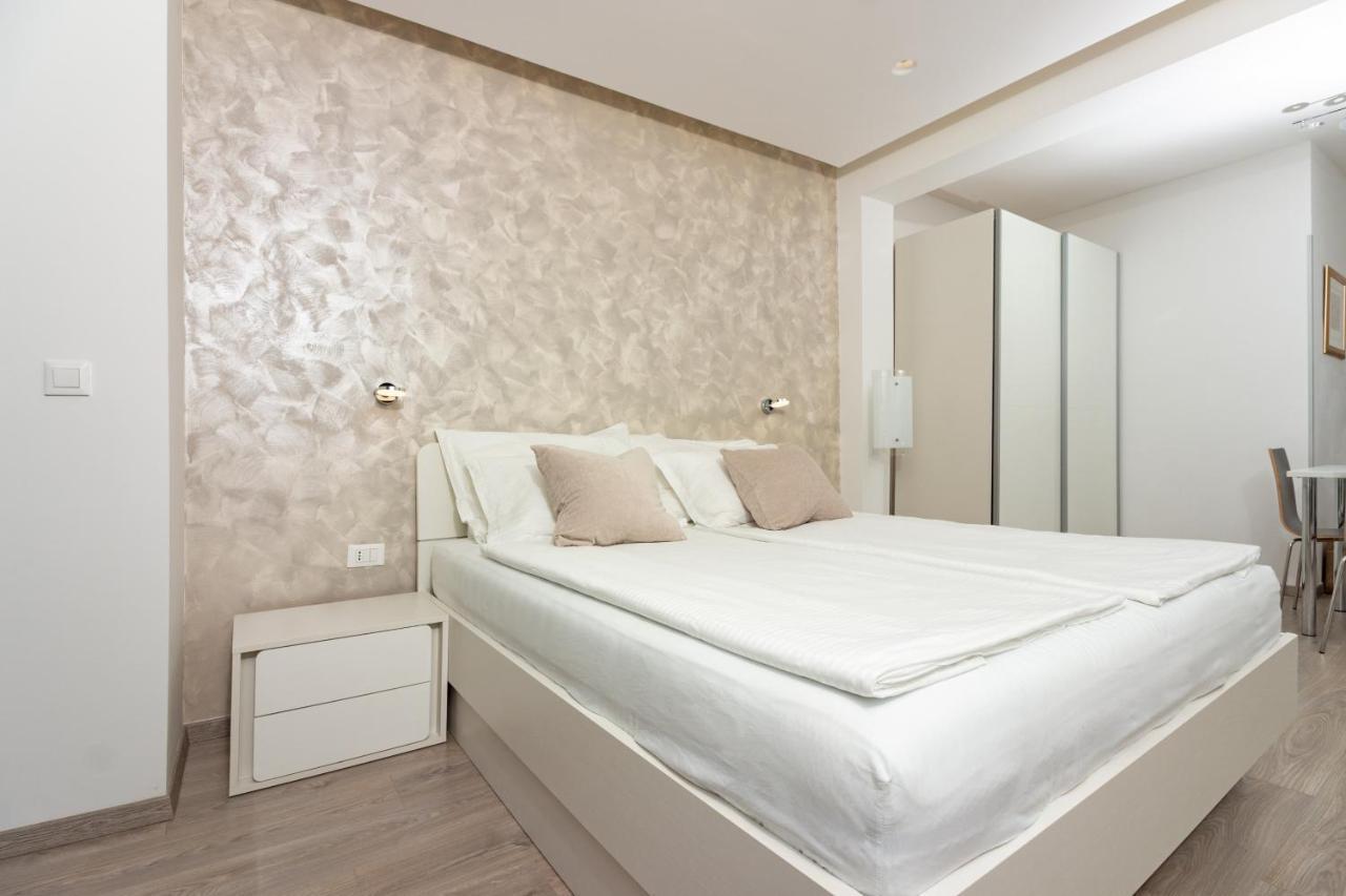 Apartments Lovret Flowers Split Bagian luar foto