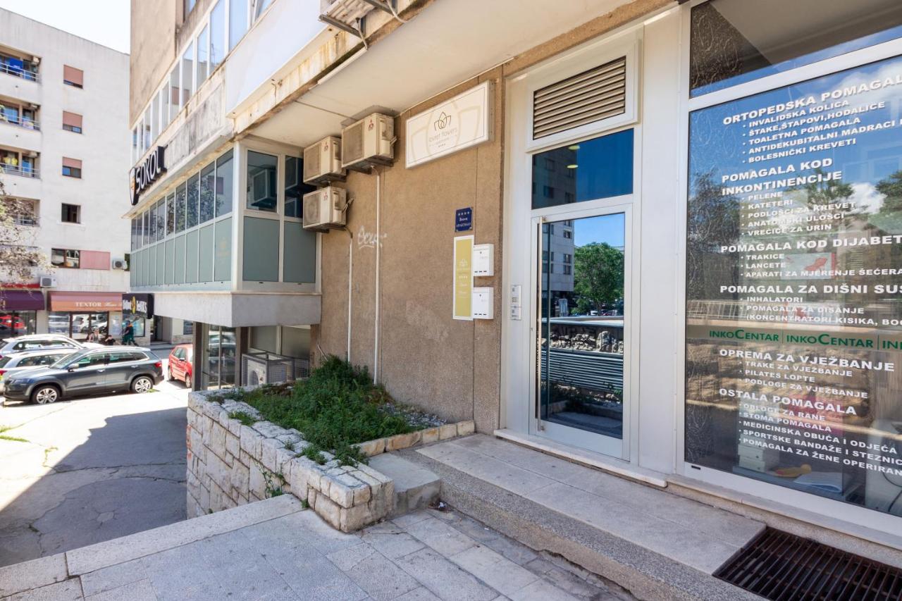 Apartments Lovret Flowers Split Bagian luar foto