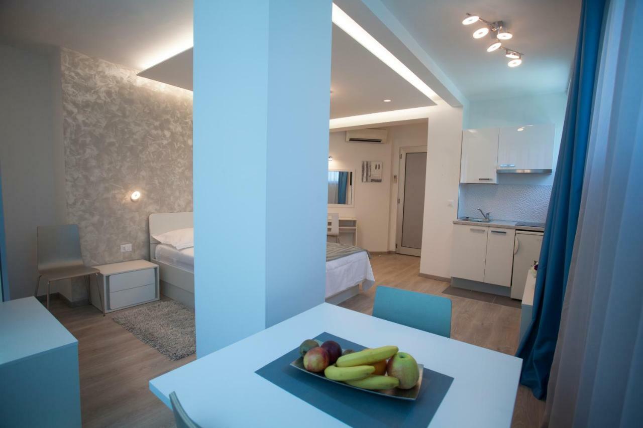 Apartments Lovret Flowers Split Bagian luar foto