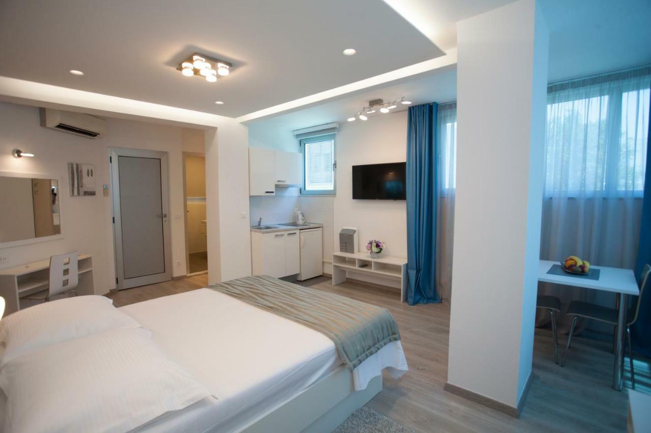 Apartments Lovret Flowers Split Bagian luar foto