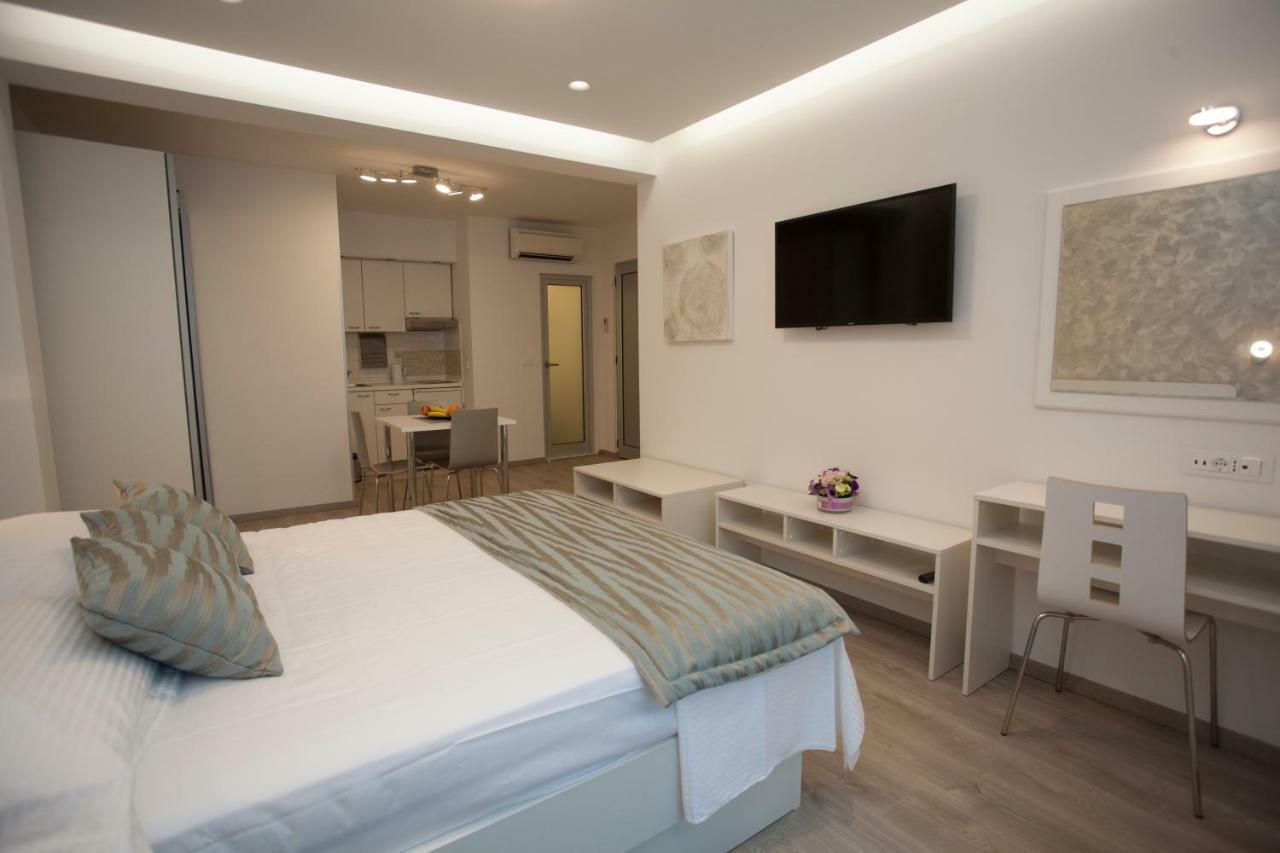 Apartments Lovret Flowers Split Bagian luar foto