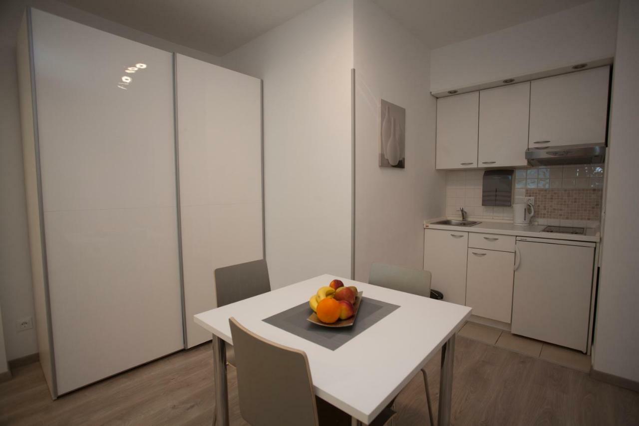Apartments Lovret Flowers Split Bagian luar foto