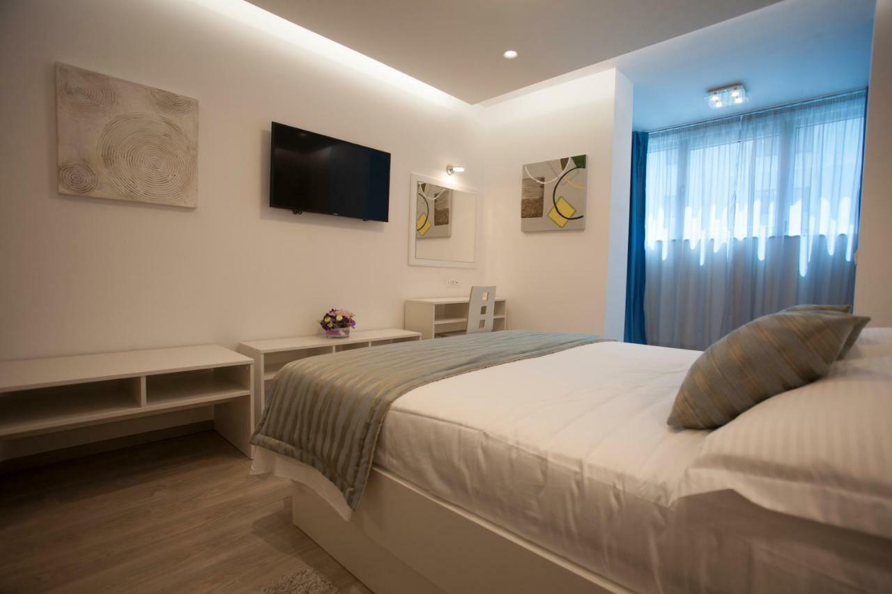 Apartments Lovret Flowers Split Bagian luar foto