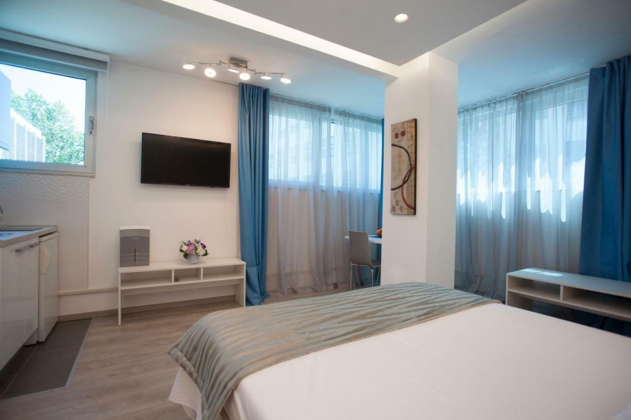 Apartments Lovret Flowers Split Bagian luar foto