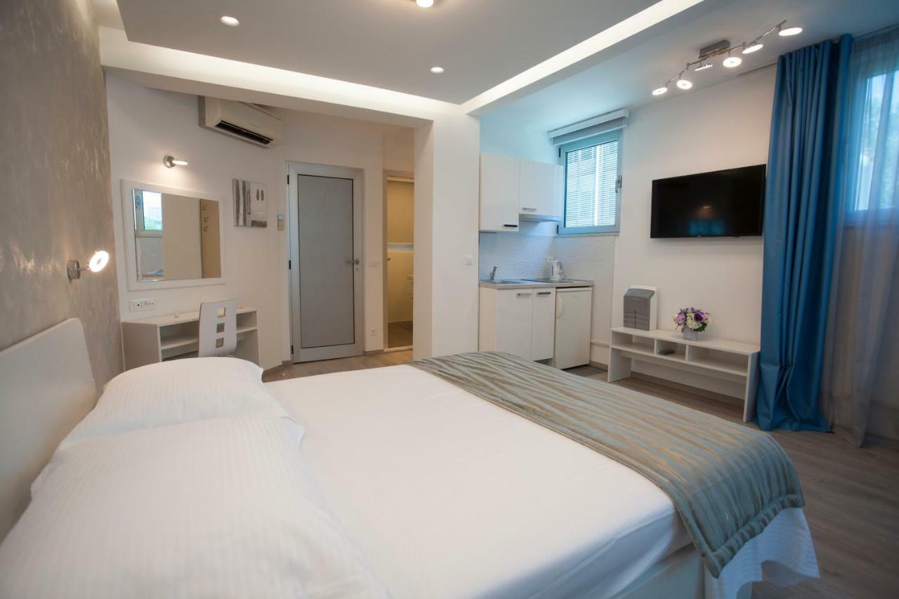 Apartments Lovret Flowers Split Bagian luar foto