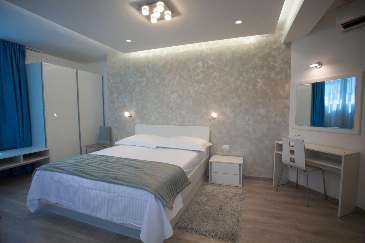 Apartments Lovret Flowers Split Bagian luar foto