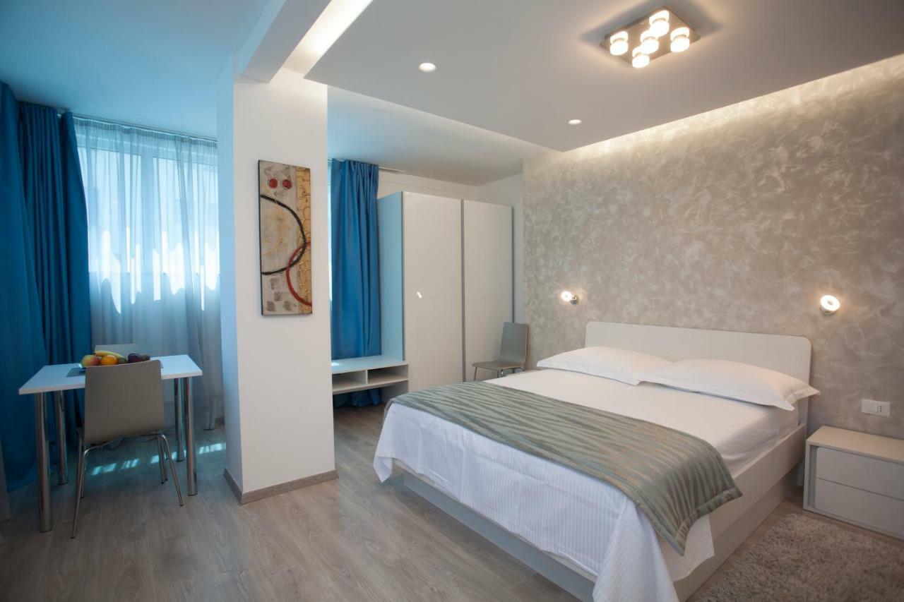 Apartments Lovret Flowers Split Bagian luar foto